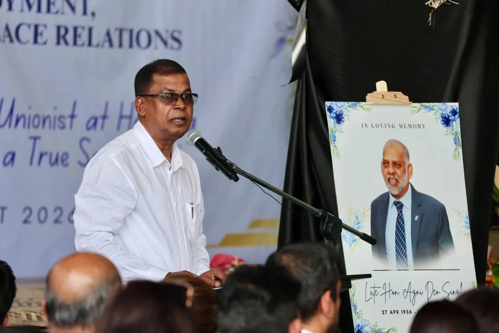 Prasad Pays Tribute to Late Singh at Funeral Service