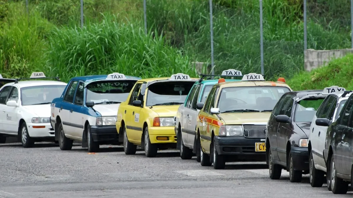 FCCC Advises Taxi Operators to Wait Before Recalibrating Meters