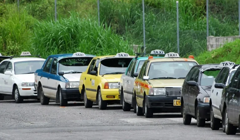 FCCC Advises Taxi Operators to Wait Before Recalibrating Meters